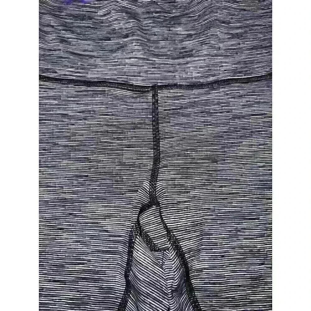 Lululemon Women's Black White‎ Stripe Wunder Under Capri Leggings Size 8 - Picture 2 of 5